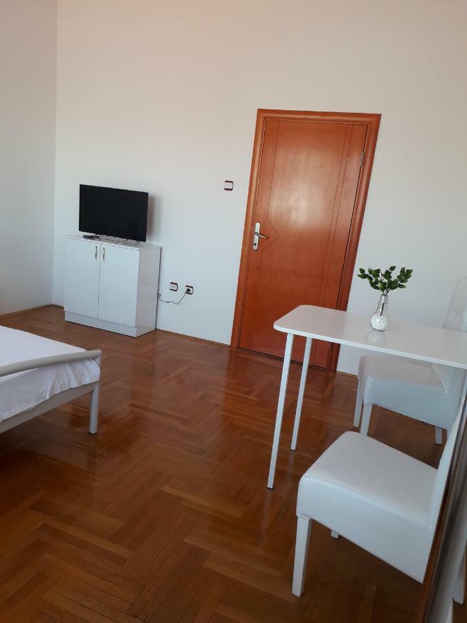 Apartman Dunja Ns 2 Apartment Novi Sad Exterior foto